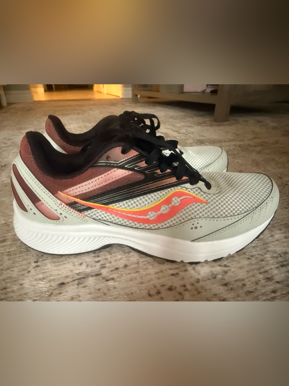 BRAND NEW Saucony Women’s 9.5